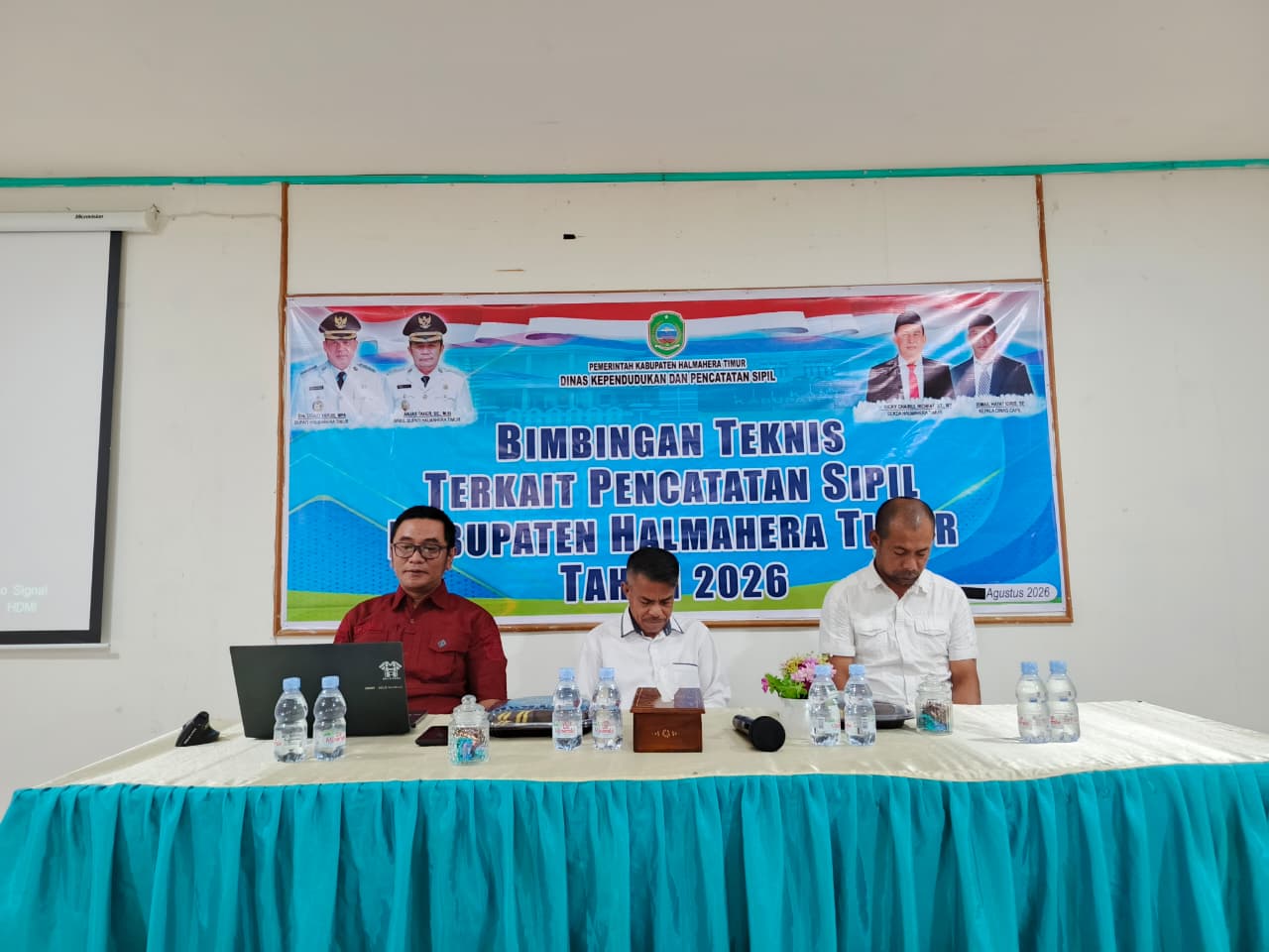 Disdukcapil Halmahera Timur Gelar Bimbingan Teknis Pencatatan Sipil bagi Operator Desa dan Satuan Pendidikan