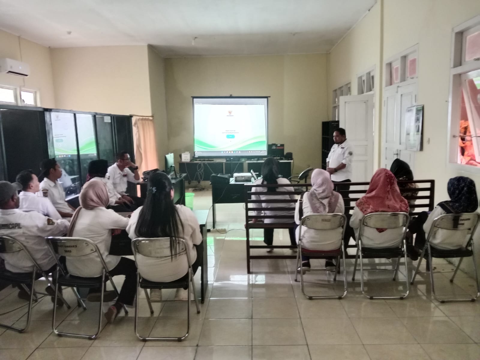SOSIALISASI PENGENALAN TENTANG SISTEM INFORMASI ADMINISTRASI KEPENDUDUKAN (SIAK) KEPADA CALON PEGAWAI NEGERI SIPIL(CPNS) DAN  PEGAWAI PEMERINTAH DENGAN PERJANJIAN KERJA (PPPK) TAHUN 2024